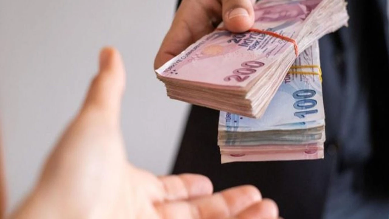 Memur ve Emeklinin 4 Aylık Zam Oranı Belli Oldu: İşte İlk Hesaplamalar 1 memur ve emeklinin aylik zam orani belli oldu iste ilk hesaplamalar