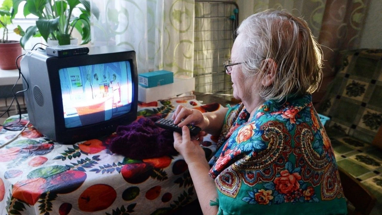 rtuk arastirmasi yaslilar gunde saatten fazla televizyon izliyor