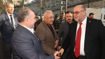 Toplantı süresince vatandaşlardan gelen görüşler değerlendirilirken, belediye tarafından yürütülen çalışmalar