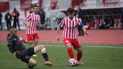 İkinci yarıya her iki takım da oyuncu değişiklikleriyle başlarken, Somaspor’un