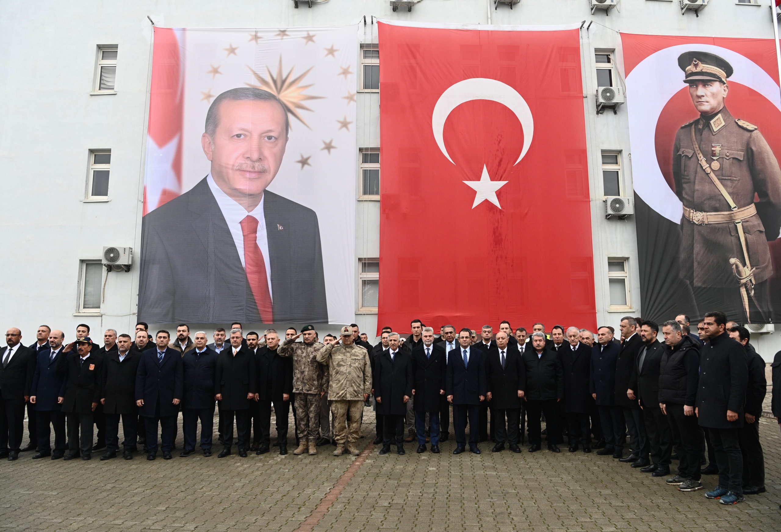Arac Teslim Toreni ()