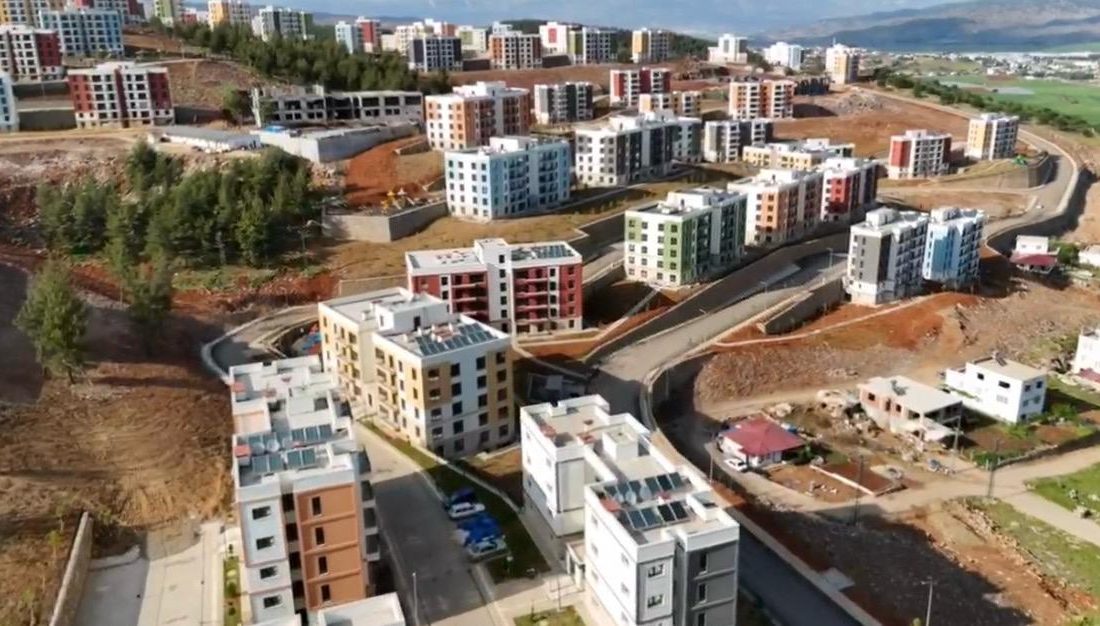 Depremzedelerin güvenli ve modern yaşam alanlarına kavuşması amacıyla yürütülen çalışmalar