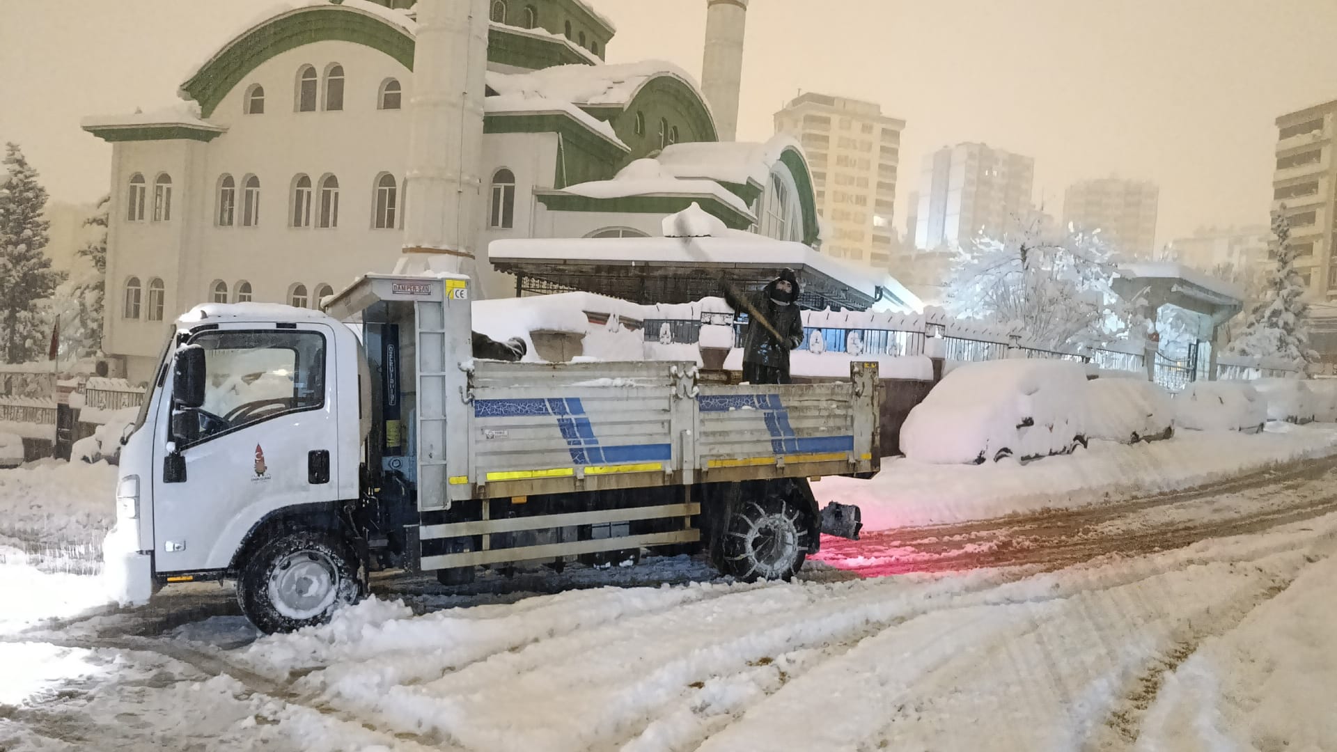 Beyaz esarete geçit yok: Onikişubat Belediyesi ikinci günde de teyakkuzda 1 WhatsApp Image at ..