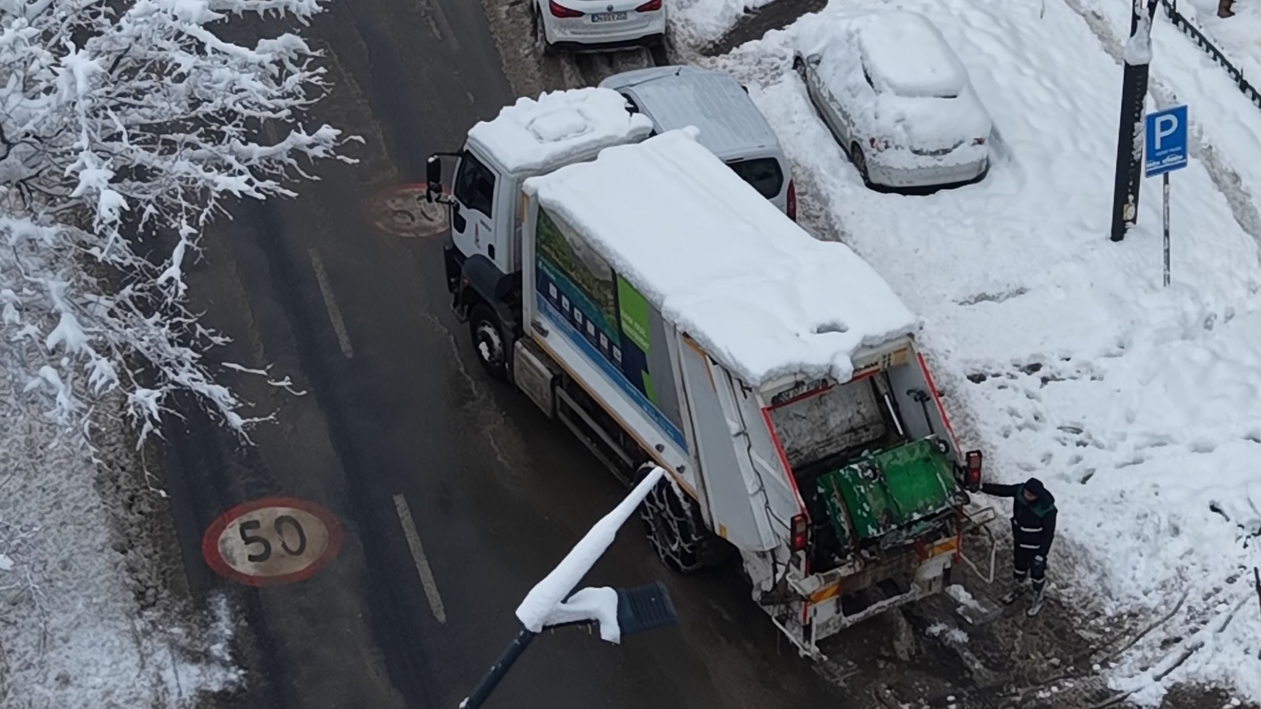 Zorlu kış şartlarına rağmen Onikişubat’ta temizlik hizmetleri aksamıyor 1 WhatsApp Image at ..