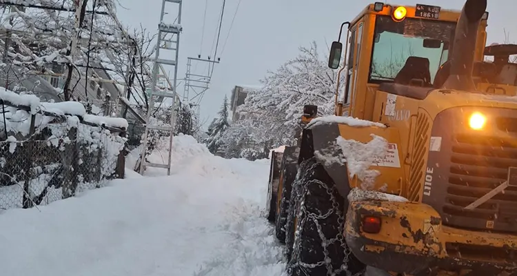 Kahramanmaraş Büyükşehir Belediyesi, şehir genelinde etkili olan olumsuz hava koşulları