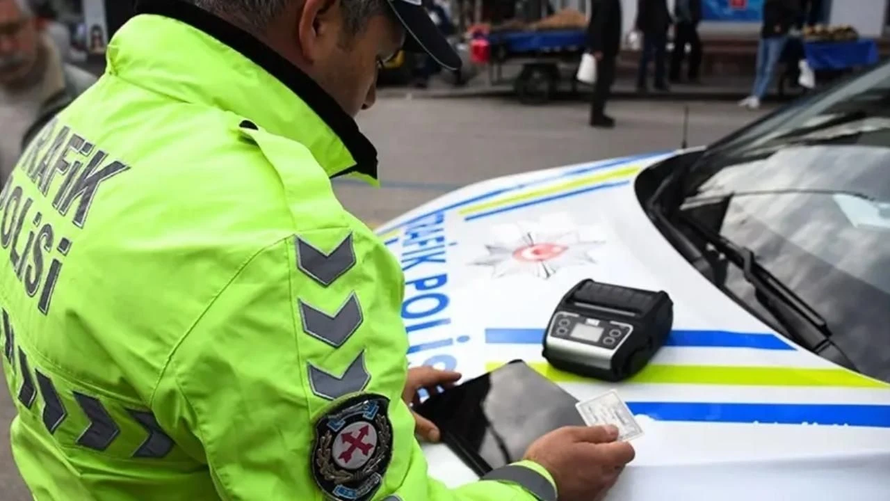 Trafikte Yeni Dönem: Cezaları Artıran Düzenlemede 10 Madde Meclis’ten Geçti 1 trafikte yeni donem cezalari artiran duzenlemede madde meclisten gecti
