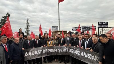 Yoğun katılımla gerçekleştirilen anma yürüyüşü, Kahramanmaraş’ın tarihi noktalarından Uzunoluk Çeşmesi’nden