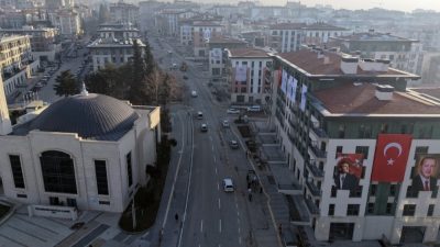 Kahramanmaraş Büyükşehir Belediyesi, şehir genelinde altyapı yatırımları tamamlanan arterlerde başlattığı