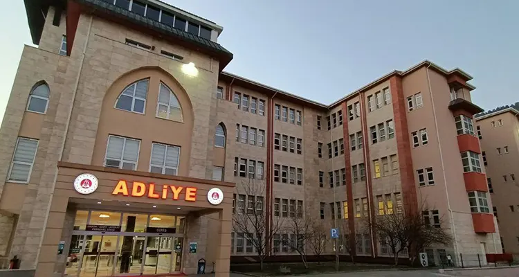 Bebek Şiddeti Davasında Tutukluluk Halinin Devamına Karar Sanık Bağrıyanık savunmasında hakkındaki suçlamaları reddederek beraatini talep etti. Olayın