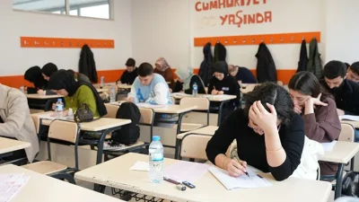Büyükşehir Belediyesi tarafından düzenlenen ücretsiz KPSS deneme sınavları, adaylara sınav