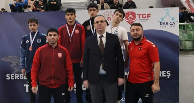 Eray Şamdan Spor Salonu’nda 900 sporcunun mücadele ettiği organizasyonda; 48