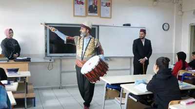 Genç nesillere tarih bilinci kazandırmayı amaçlayan oyun, Kahramanmaraş’ın kurtuluş sürecinde