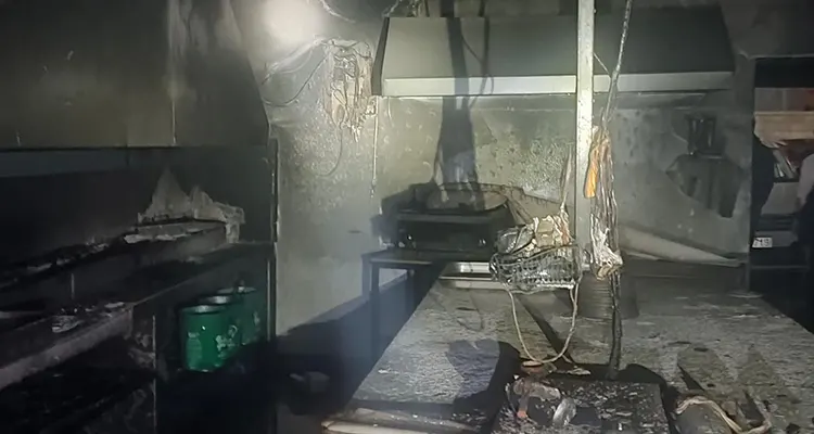 Kahramanmaraş’ta işyeri yangınında 4 kişi dumandan etkilendi Edinilen bilgilere göre, iş yerinde henüz belirlenemeyen bir nedenle çıkan