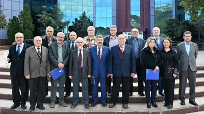 33 yılı aşkın süredir üniversiteye hizmet veren personel için düzenlenen