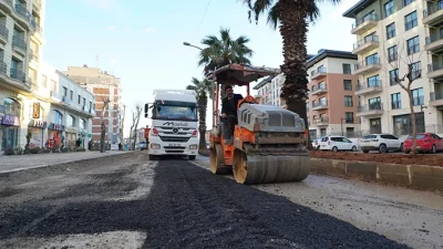 Büyükşehir Belediyesi, altyapısı tamamlanan bölgelerde vakit kaybetmeden üstyapı çalışmalarını hayata