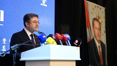 Konuşmasında, 2023 Kahramanmaraş Depremlerinin acılarının halen taze olduğunu ifade eden