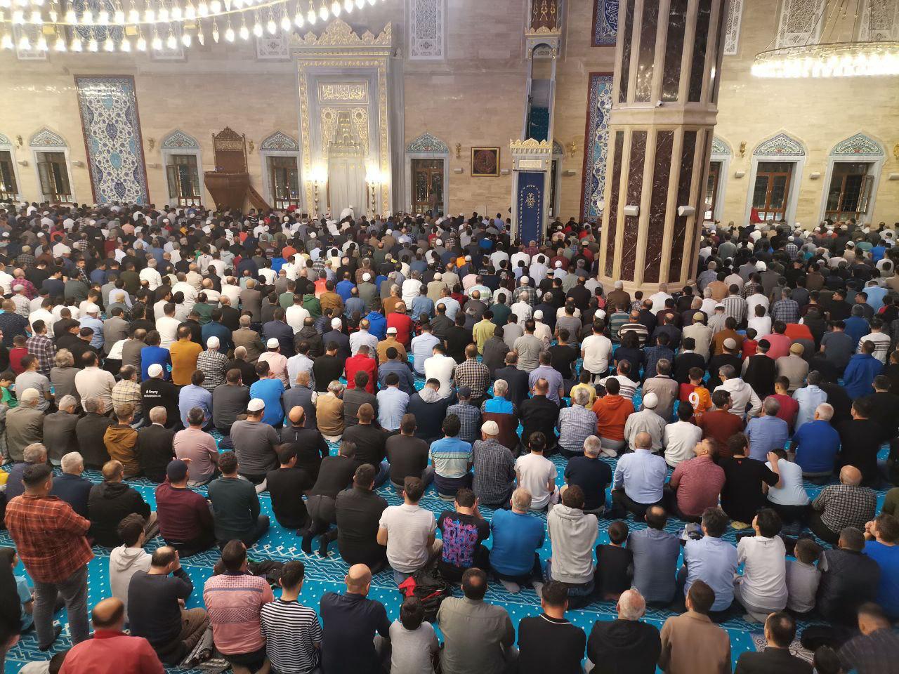 Kahramanmaraş’ta Kadir Gecesi’nde Abdulhamid Han Camii Doldu Taştı 1 IMG WA