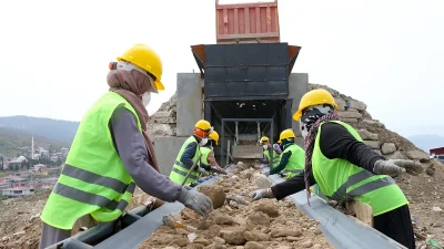Büyükşehir’den Sıfır Atık’ta Türkiye’ye Örnek Çalışmalar 6 Şubat depremlerinin ardından çevre ve ekonomi odaklı Büyükşehir Belediyesi