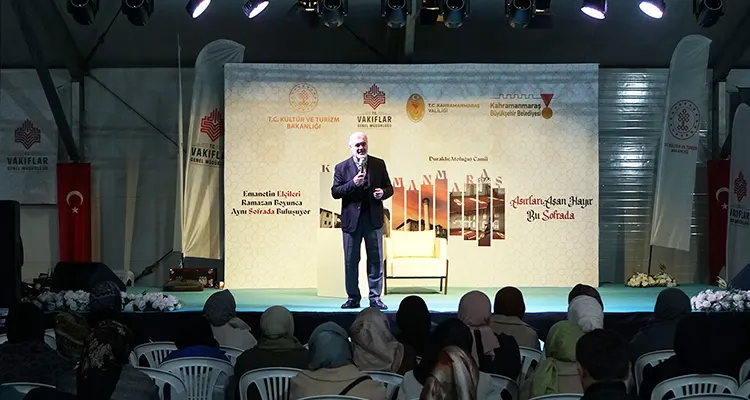 Programda konuşan Prof. Dr. Mehmet Emin Ay, Ramazan ayının yalnızca