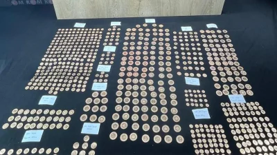 Kahramanmaraş’ta polis ekiplerinin düzenlediği iki ayrı operasyonda sahte altın ve