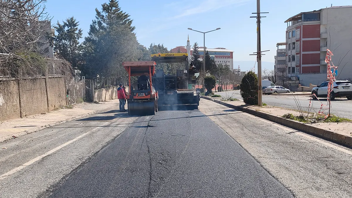kahramanmarasta yol yenileme calismalari suruyor yenisehir ve karamanlida asfalt seferberligi