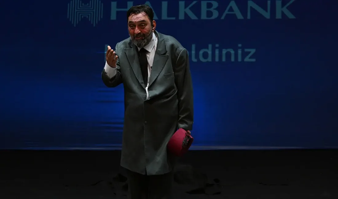 Tiyatro dünyasının tanınan isimlerinden Ahmet Yenilmez ile Burak Alp Yenilmez’in
