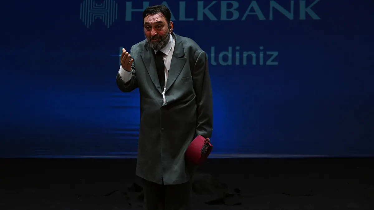 ksude firavunla yuz yuze adli tiyatro oyunu sahnelendi