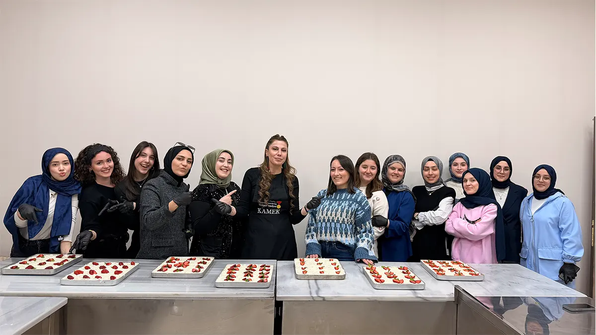 pusula marastan genclere ramazan atolyesi gullac yapimini ogrendiler