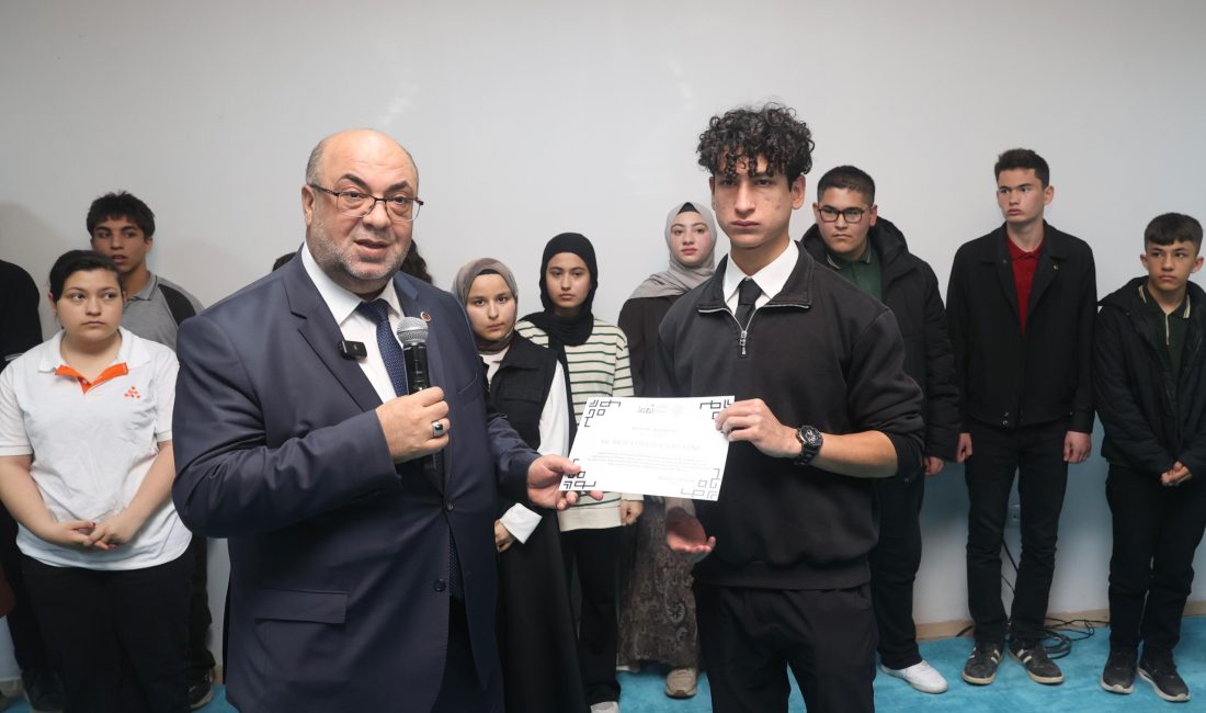 Dulkadiroğlu genelinde 21 liseden 21 öğrencinin katıldığı yarı final programı,