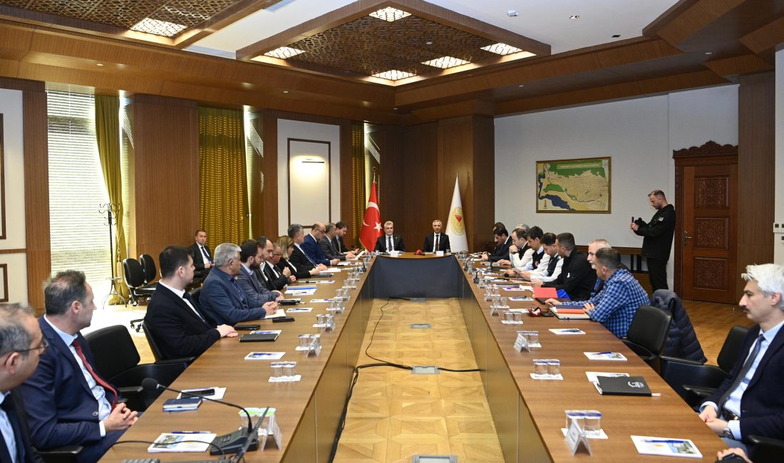 Kahramanmaraş Büyükşehir Belediye Başkanı Fırat Görgel, Vali Mükerrem Ünlüer başkanlığında