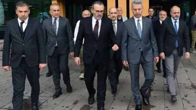 Yetkililerden yaralıların son durumuna ilişkin bilgi alan Ünal, ziyaret kapsamında