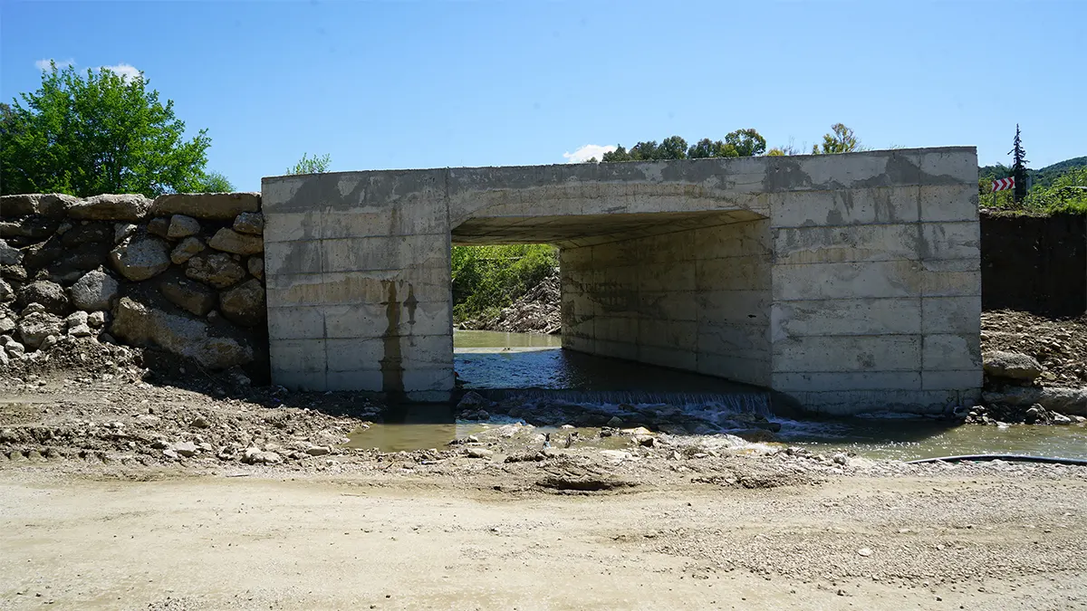 andirinda mahalleye ulasim saglayan kopru menfezde sona gelindi