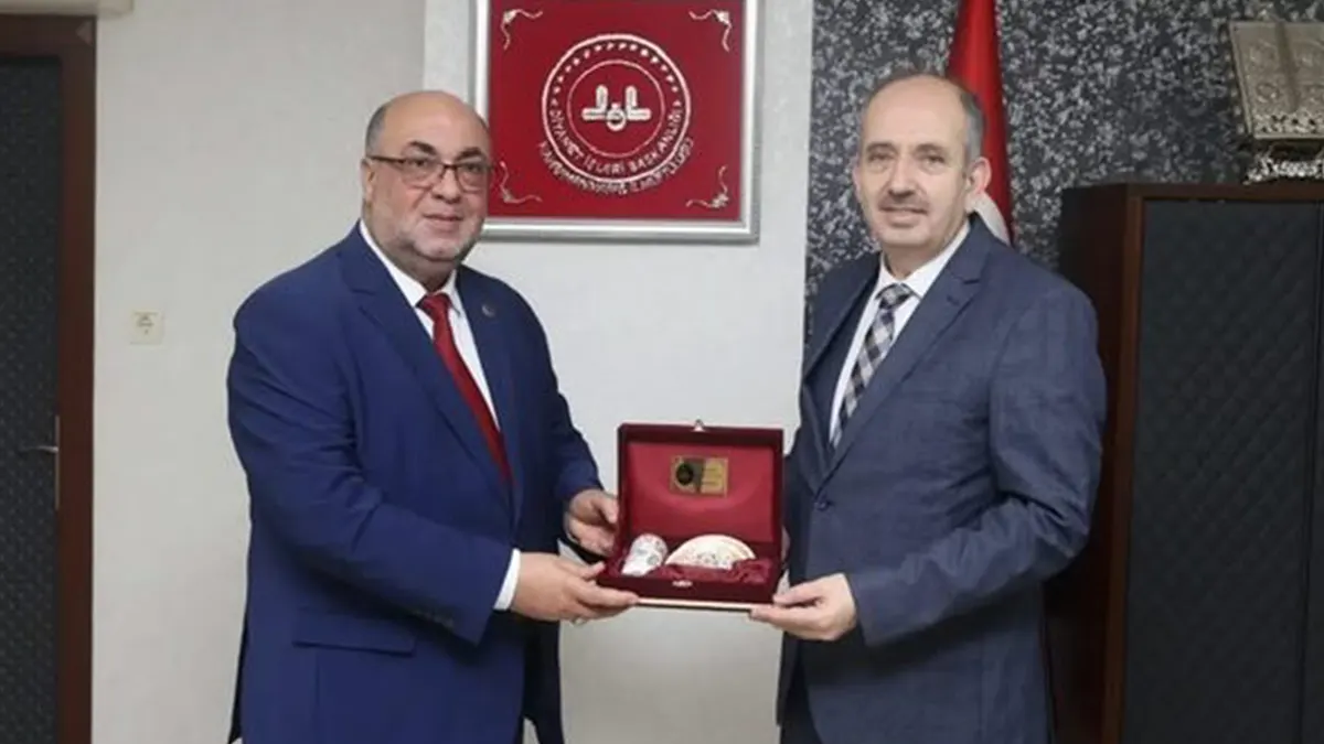 baskan akpinardan il muftusu gullere ziyaret