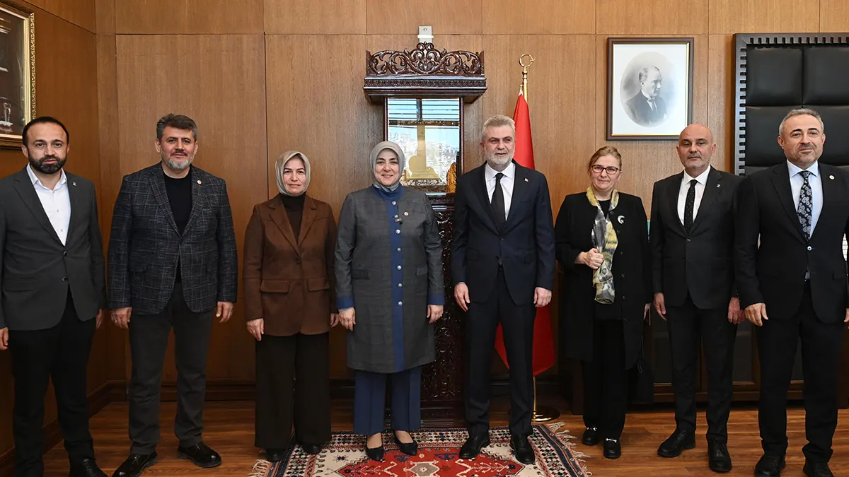 baskan gorgel ak parti kadin kollari baskani ercani makaminda agirladi