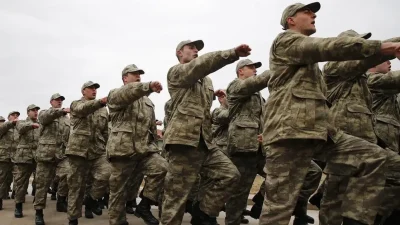 Yasaya göre bedelli askerlikten yararlanmak isteyen ve askerlik yapmaya elverişli