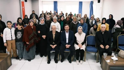Programa konuşmacı olarak katılan eğitimci – yazar Zekeriya Efiloğlu, “Aile