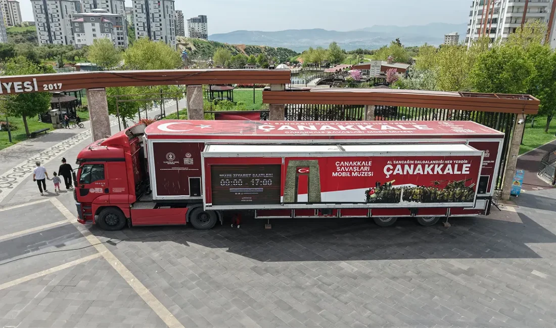 Kahramanmaraşlıların yoğun ilgi gösterdiği mobil müze, kısa sürede yüzlerce kişiyi