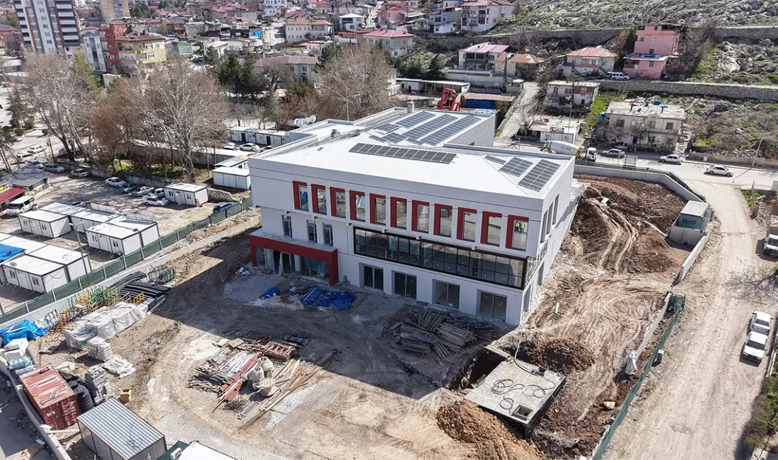 Yeni nesil kütüphane anlayışıyla projelendirilen yapı, bilgiye erişimi kolaylaştırmanın yanı