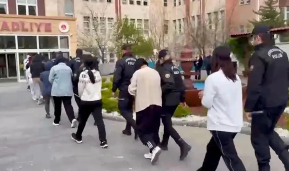 Operasyonda 23 şüpheli gözaltına alınırken, firari 1 şüpheli de 9