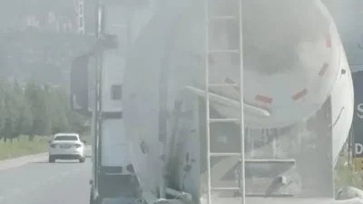 Seyir halindeki mikserden yola herhangi bir malzeme dökülmediği, ancak araçtan