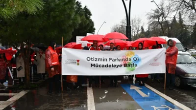 Kahramanmaraş’ta 2 Nisan Dünya Otizm Farkındalık Günü kapsamında düzenlenen yürüyüşte,