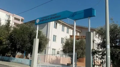 Valilikten yapılan açıklamada, yaralı öğrencilerin tedavilerinin farklı hastanelerde sürdüğü belirtilerek,