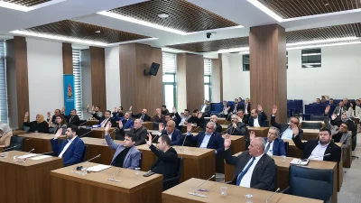 Toplantıda konuşan Başkan Hanifi Toptaş, farkındalığın sadece belirli günlerle sınırlı