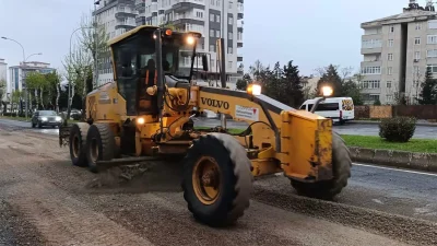 KASKİ ekipleri tarafından yağmursuyu kanalları tek tek kontrol edilerek olası