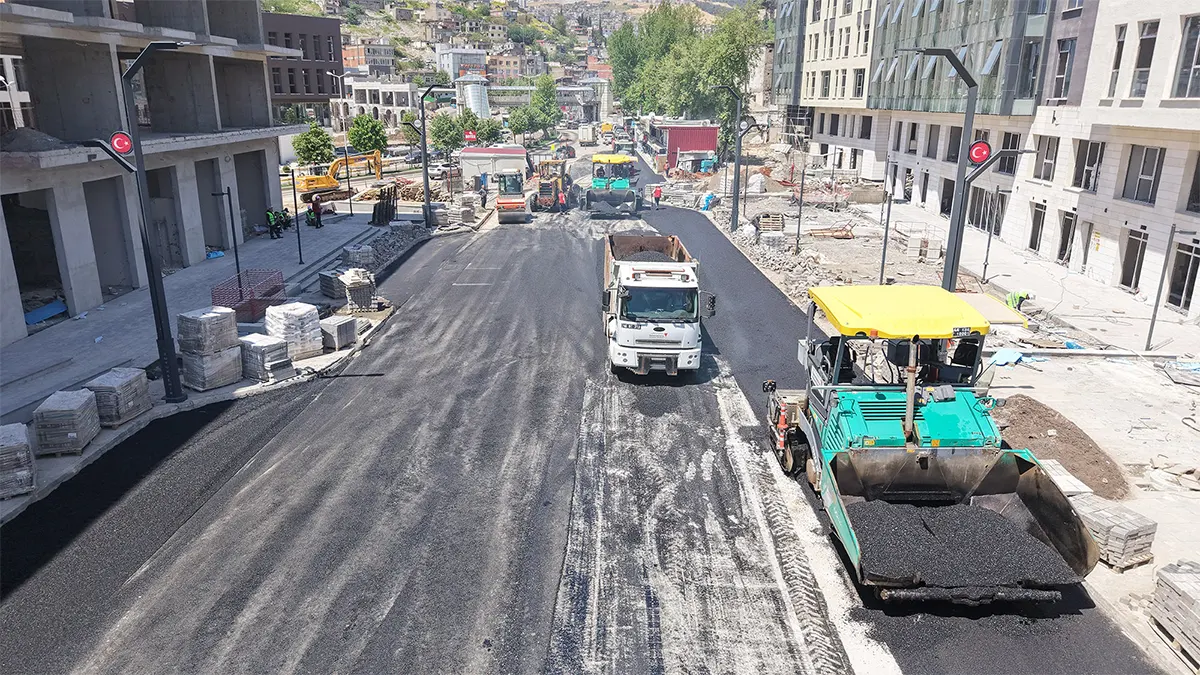 trabzon bulvari ve kentsel tasarim alanlarinin ulasimi iyilestiriliyor