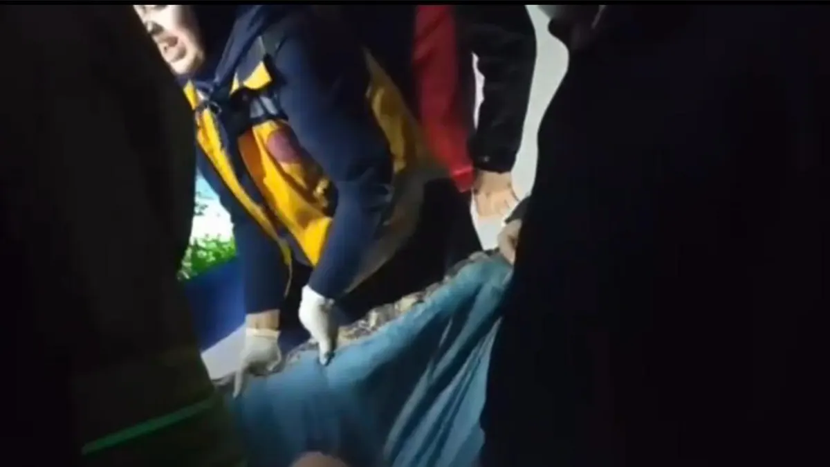 yanginda yasli adam son anda kurtarildi