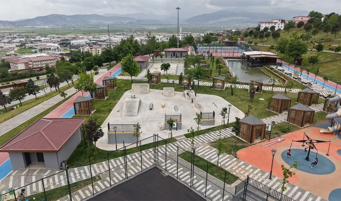 Proje kapsamında alana; 2 basketbol sahası, 2 bocce alanı, 4