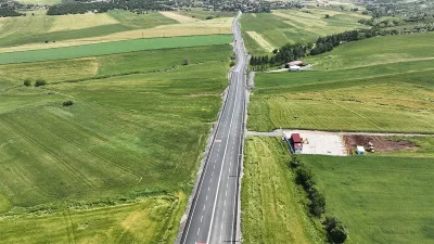 Daha önce yaklaşık 6 metre genişliğinde olan yol, yapılan genişletme