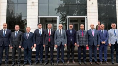 İlçe programı çerçevesinde farklı okulları da ziyaret eden Akpınar, eğitim