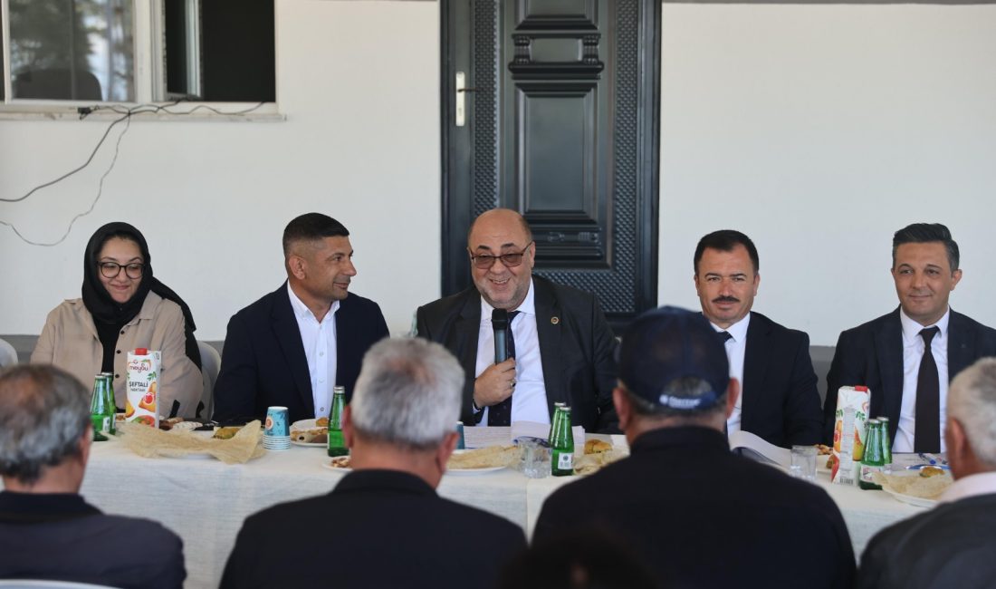Mahalle sakinlerinin yoğun katılım gösterdiği toplantıda, Küpelikız Mahallesi’nin öncelikli ihtiyaçları